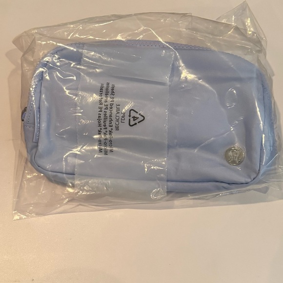 NWT Lululemon Everywhere Belt Bag 1L- Pastel Blue - Picture 1 of 8